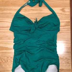 Lands’ End Swimsuit 🌊